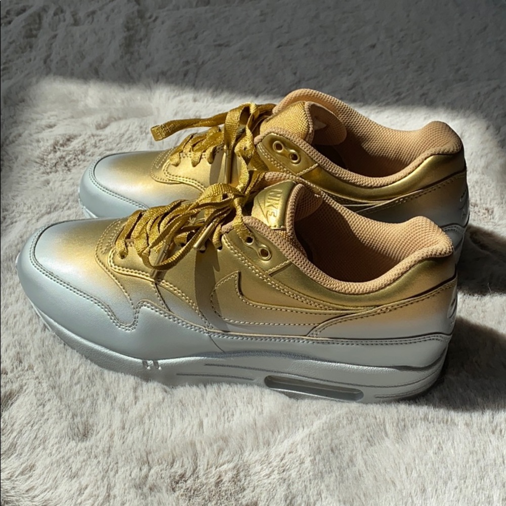 Air Max 1 LX - Metallic Gold & Platinum Ombré